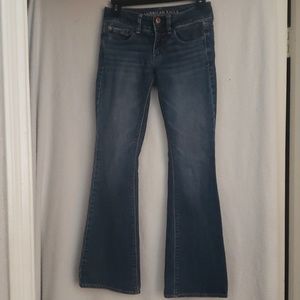 American Eagle Outfitter girls jeans